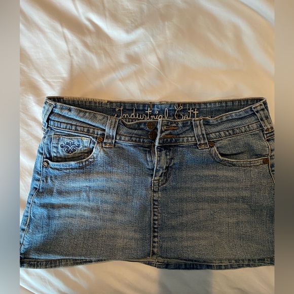 Mini Jean skirt!! Super cute - Picture 1 of 2